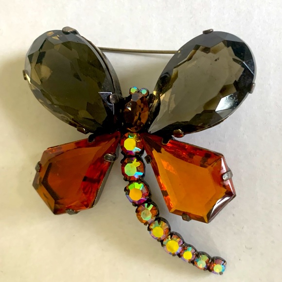 Beatiful crystal glass butterfly brooch pin back - Picture 2 of 11